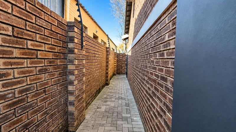 2 Bedroom Property for Sale in Heuwelsig Free State